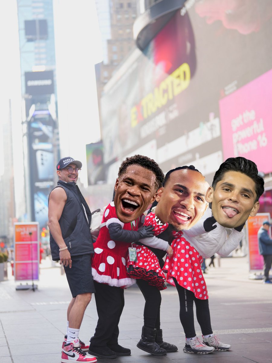 TeofimoLopez's tweet image. I got a smoothie right here .. this one comes with a protein boost! #Boxing @thelovemaster #Comical 
•
•
•
@Realdevinhaney @SignUp4KOs @RyanGarcia