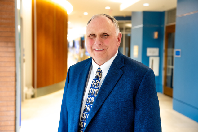 AliWhittier's tweet photo. Meet Dr. Gordon Peters, a medical director in senior products at BlueCross and former military flight surgeon. Learn more about Dr. Peters and his leadership philosophy. https://t.co/3aMLHJgXjO https://t.co/HaYf5TSJPA