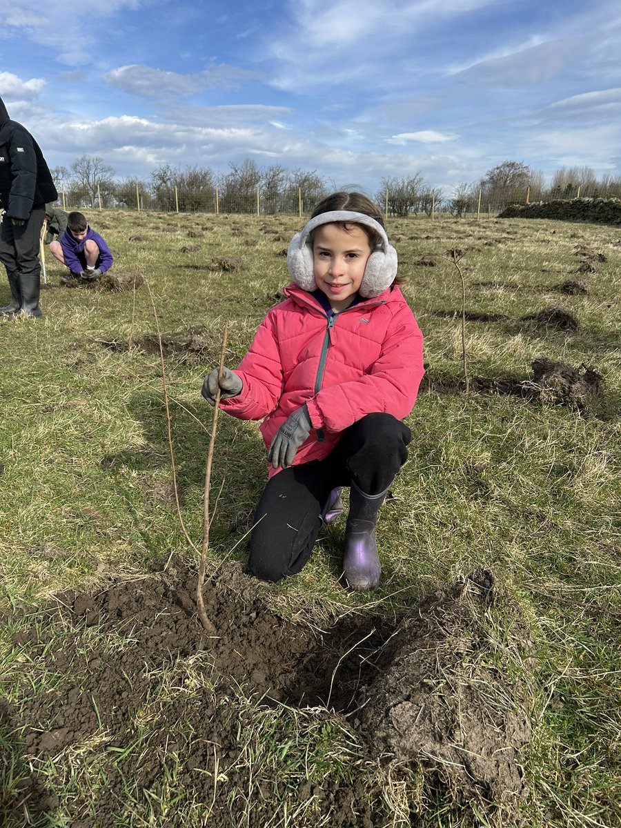 Some of the school council took a trip to Hayhills farm in Silsden this morning to plant trees as part of a woodland trust project. 
We planted around 60 trees of Oak and Field Maple and it was a ‘treemendous’ effort from the group🌳🌲 

#communitytreeplanting #schoolcouncil