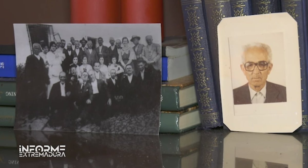 Informe Extremadura <a href="/InformeCEX/">Informe Extremadura</a> entrevista al campanero Antonio María Pulido Polo de Sierra de Fuentes (Cáceres) en el programa "En peligro de extinción" <a href="/cextremadura/">Canal Extremadura</a> <a href="/cultura_EXT/">Cultura, Turismo, Jóvenes y Deportes</a> <a href="/UNESCO_es/">UNESCO en español 🏛️#Educación #Ciencia #Cultura</a> 
<a href="/DiputacionCC/">DiputacionCC</a> <a href="/Turismo_DipCC/">Turismo Provincia Cáceres</a> <a href="/CoriaCCDiocesis/">Diócesis Coria-Cáceres</a>

+Info: facebook.com/share/15DRbcxo…