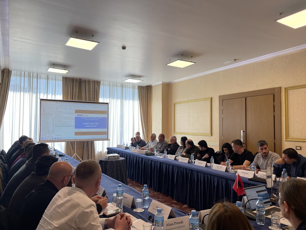 OSCEinAlbania's tweet image. 🌳 @OSCEinAlbania launched a series of training sessions for municipalities on environmental inspection &amp;amp; control. The first session in Tirana focused on legal frameworks, best practices &amp;amp; pollution control. Four sessions across 🇦🇱 aim to enhance #EnvironmentalGovernance.🙏🇳🇴🇫🇷🇮🇹