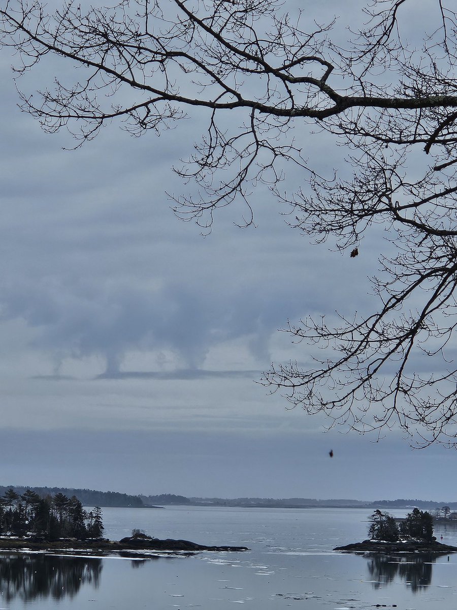 Hi <a href="/PeteNBCBoston/">Pete Bouchard</a> and <a href="/jreineron7/">Jeremy Reiner</a>  What type of cloud formation is this?  Picture was taken today in Freeport, ME.