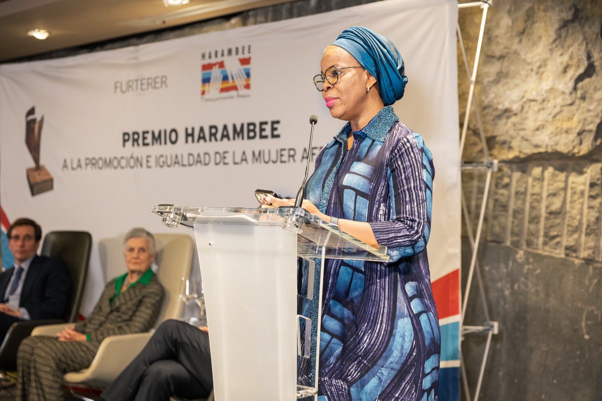 La profesora y economista nigeriana Enase Okonedo recibió ayer en Madrid el Premio Harambee 2025 a la Promoción e Igualdad de la Mujer Africana. 🏆