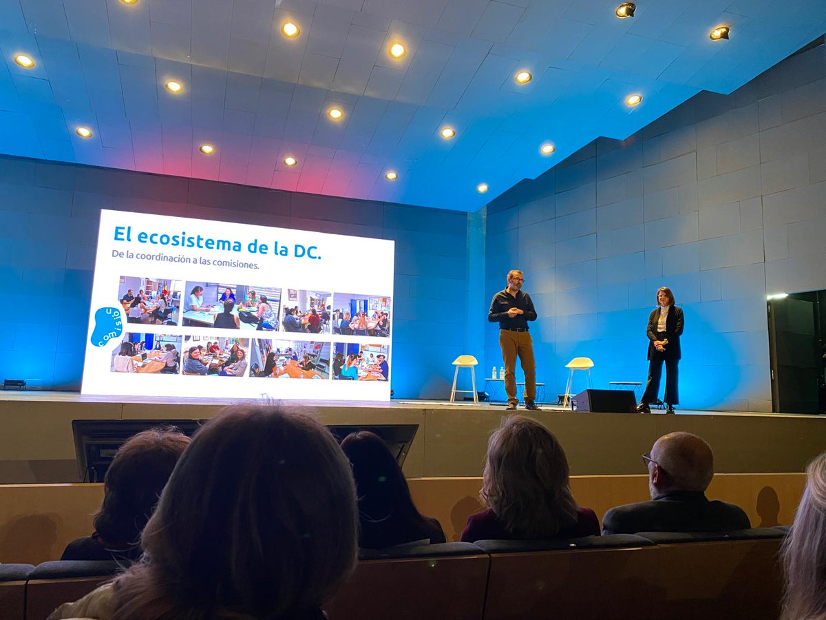 Gracias a <a href="/inclusionad/">Servicio de Inclusión y Atención a la Diversidad</a> de <a href="/educacionEXT/">Educación, Ciencia y Formación Profesional</a> por contar con <a href="/canchoreloj/">Ramón González</a> y <a href="/esticomitia_c/">Carolina Molina Fernández</a> para la Jornada Regional de Docencia Compartida que ha tenido lugar hoy, 5 de marzo, en el Palacio de Congresos de Mérida. Ha sido una jornada de compartir experiencias y buenas prácticas.