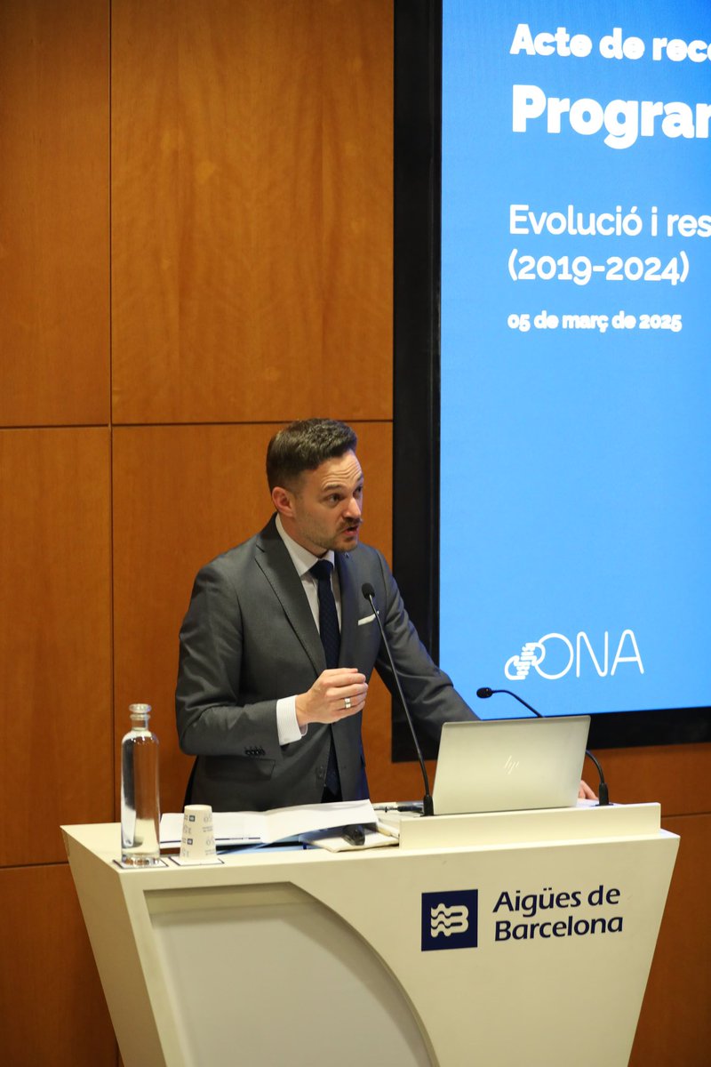 FelipeCamposlh's tweet image. Ja són 5 anys del #programaONA d’@aiguesbcnclient i la @CreuRojaCA.

I continuem millorant l’ocupabilitat de persones en situació de vulnerabilitat.
Avui lliurem els diplomes de la 15a edició.

Enhorabona a tots i totes els que ho fan possible 💙