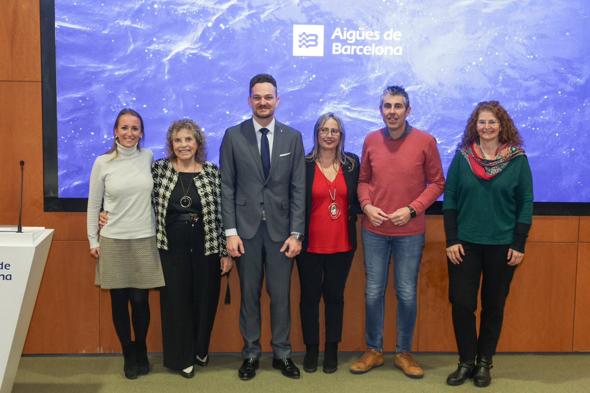 FelipeCamposlh's tweet image. Ja són 5 anys del #programaONA d’@aiguesbcnclient i la @CreuRojaCA.

I continuem millorant l’ocupabilitat de persones en situació de vulnerabilitat.
Avui lliurem els diplomes de la 15a edició.

Enhorabona a tots i totes els que ho fan possible 💙
