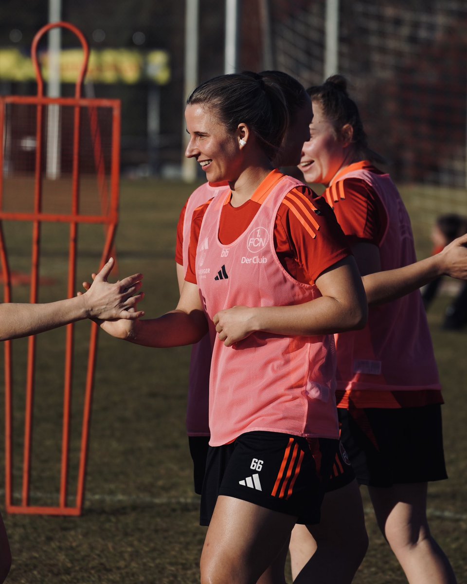 clubfrauen's tweet photo. 𝚜𝚞𝚗𝚗𝚢 𝚖𝚘𝚘𝚍☀️

#fcn | #clubfrauen https://t.co/tU6gCDOyhJ