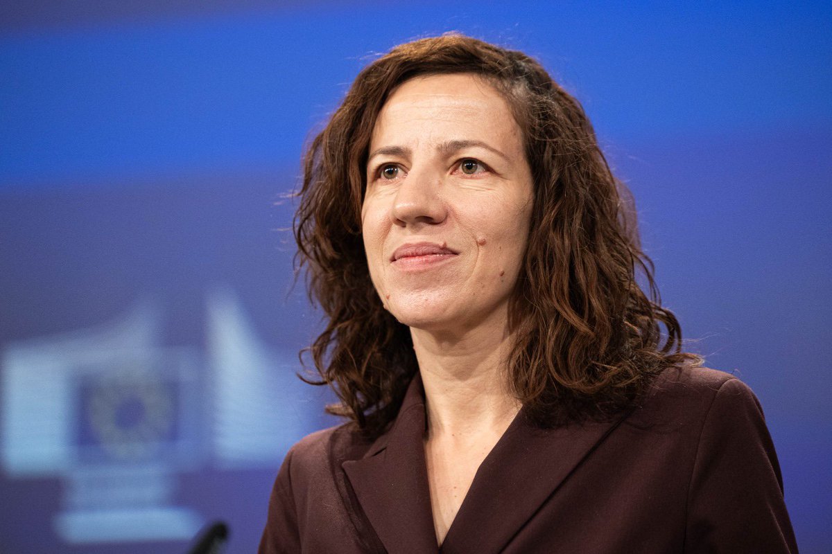 Today I launched the #UnionofSkills -a key flagship initiative  of <a href="/EU_Commission/">European Commission</a> which will help Europeans strengthen their skills, access better jobs &amp; improve their earnings! #CommissionerOfThePeople