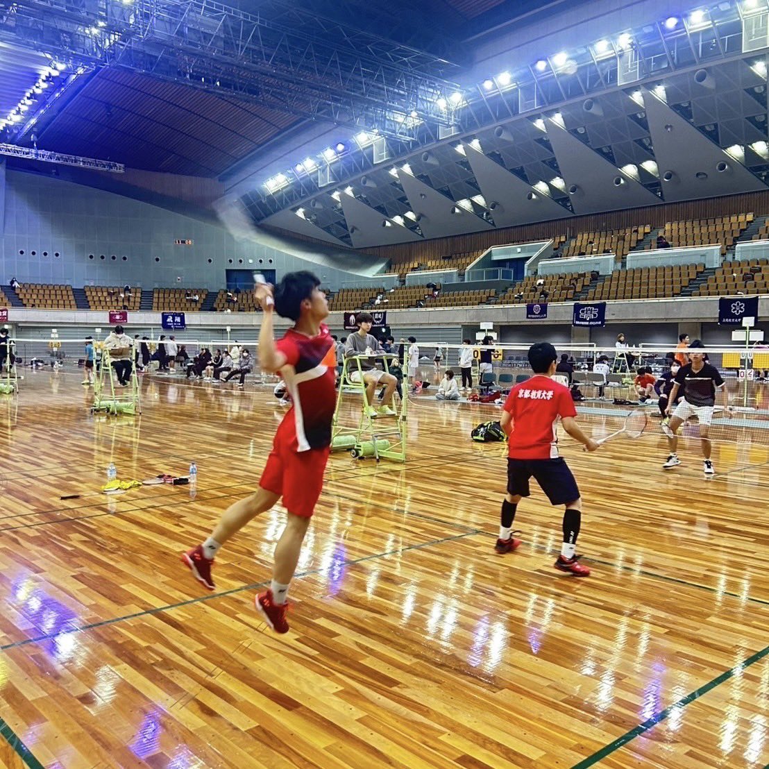 2月24日から3月1日の6日間、第63回全国国立教育系大学バドミントン選手権大会が和歌山県で開催されました！
団体戦は男子9位、女子5位
女子ジュニアシングルスは辻川が優勝、男子ジュニアシングルスは中村が3位という結果を収めることができました！
応援してくださった皆さんありがとうございました💕