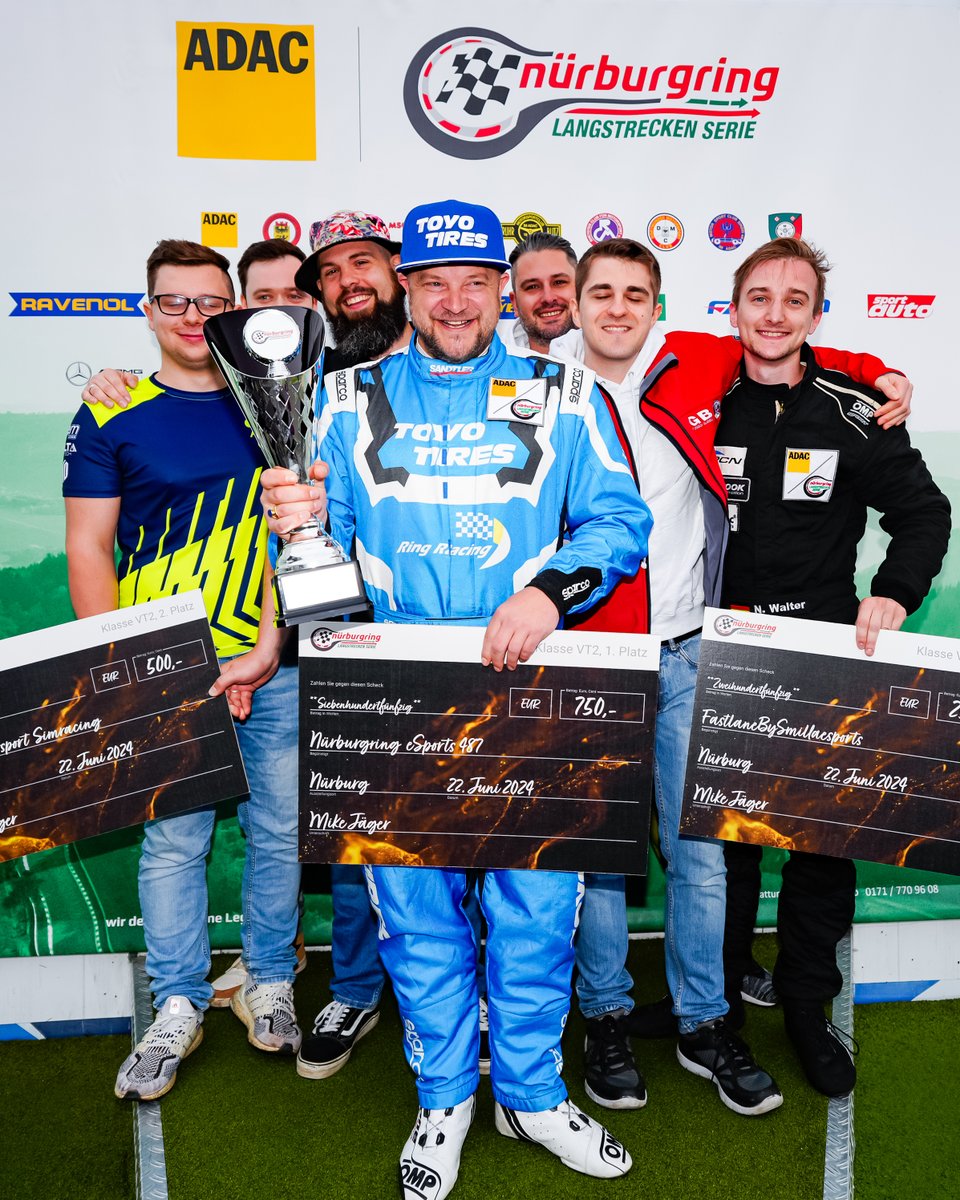 SimRaceShop partner of the DNLS and NLS again this year 🎉
The company will present the DNLS award ceremony, which will take place at the second real race on 26 April between practice and the race. In addition, SimRaceShop spots will be present in all livestreams of both series.