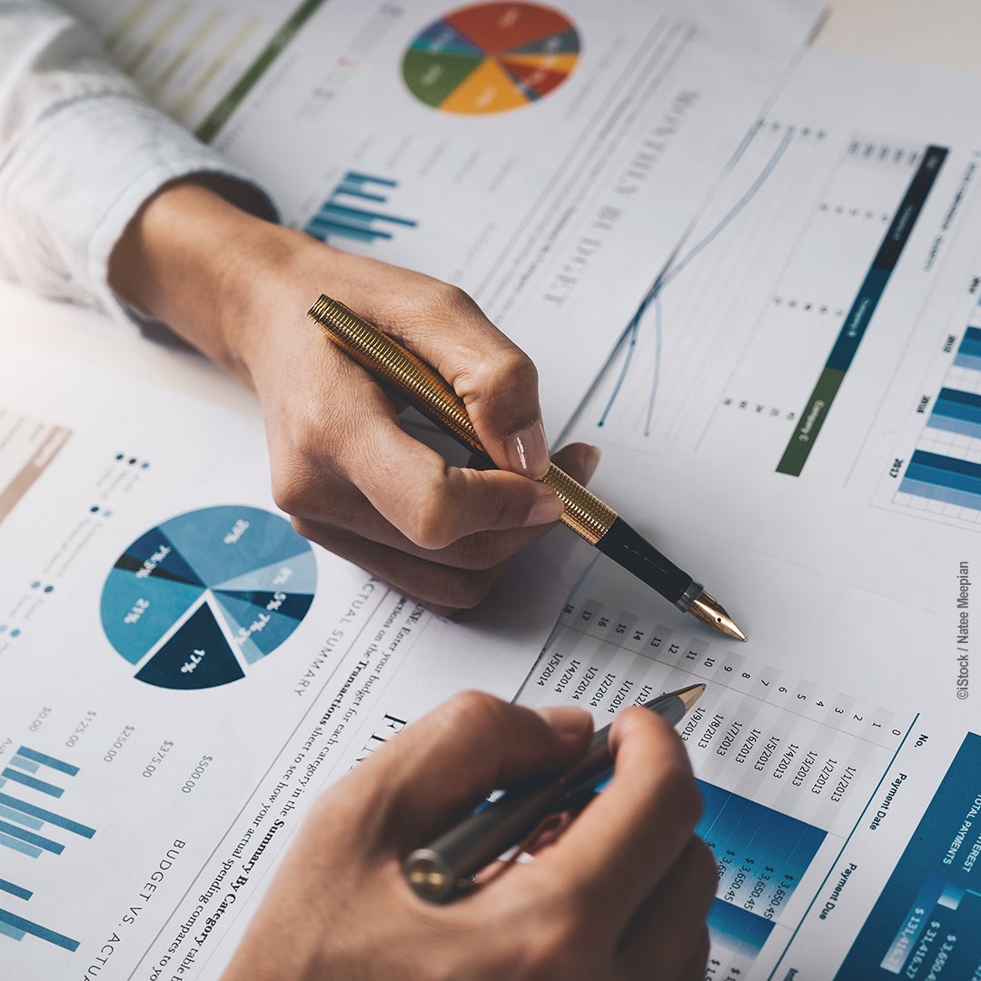 smj_mag's tweet image. Scott Mosher, advisor with RBC Dominion Securities, presented a Financial Basics workshop to the SMACNA-BC membership at a dinner meeting in November.  Learn more at sheetmetaljournal.com/?p=5570

#smacnabc #financialbasics