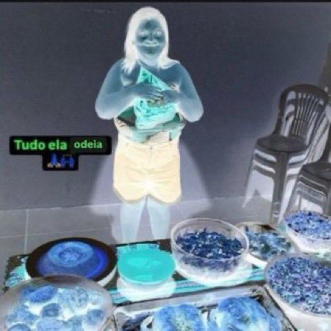 yesrany_'s tweet image. não quero nunca mais chegar perto de uma skol beats vermelha