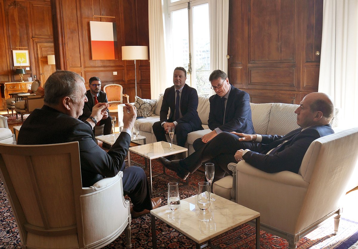 🤝 Le délégué général du Québec à Paris, Henri-Paul Rousseau, s’est entretenu avec les députés <a href="/MichelHerbillon/">Michel Herbillon</a> et <a href="/phgosselin/">Philippe GOSSELIN</a>, respectivement vice-président et membre du groupe d’amitié #FrQc à l'<a href="/AssembleeNat/">Assemblée nationale</a>.

En savoir plus ⤵️
linkedin.com/feed/update/ur…
--
#QuébecEnFrance