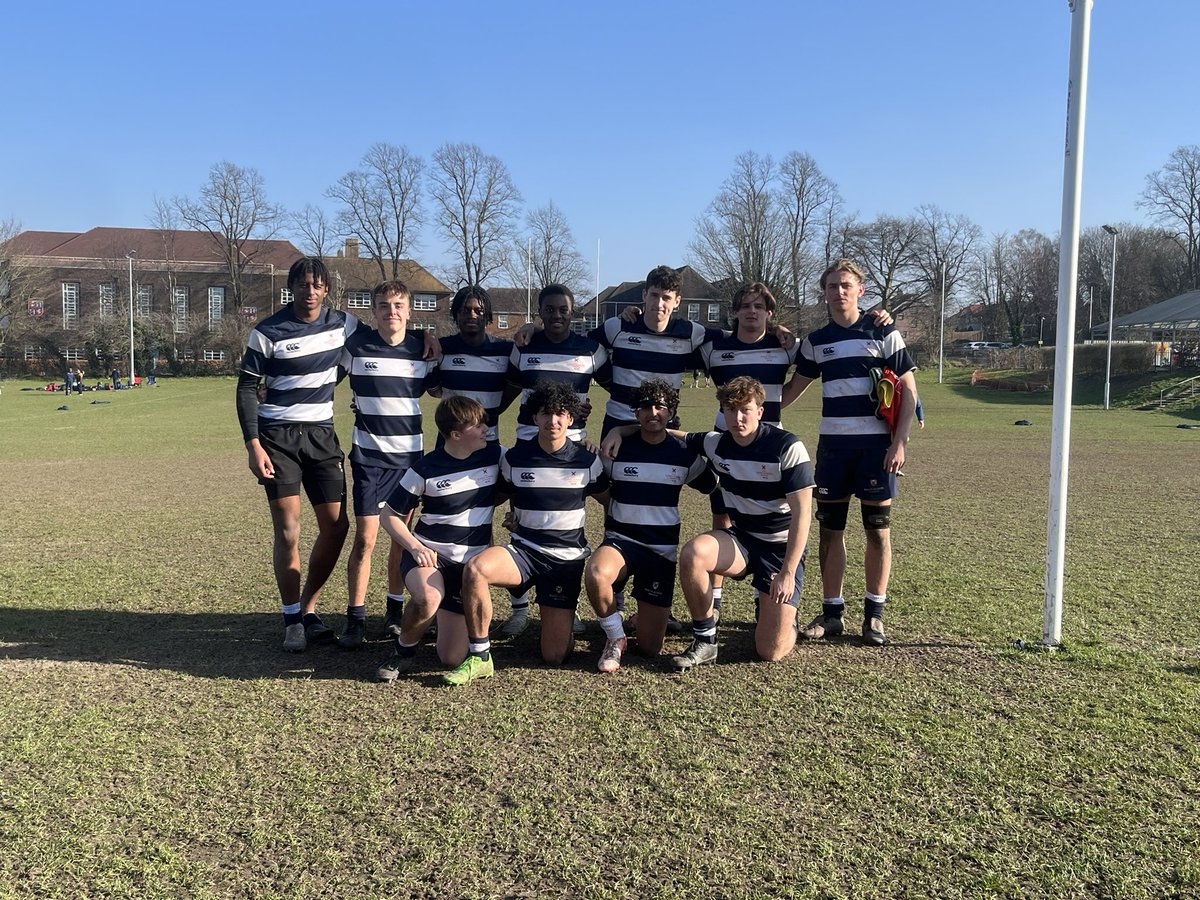🏉Senior Rugby Sevens💙

A productive first outing at the U18 Kent School’s Tournament. 

The squad finished off the day playing MGS in the Semi-Final of the Presidents Shield. A competitive game and despite being ahead at half-time, our opponents were well deserved winners 12-24