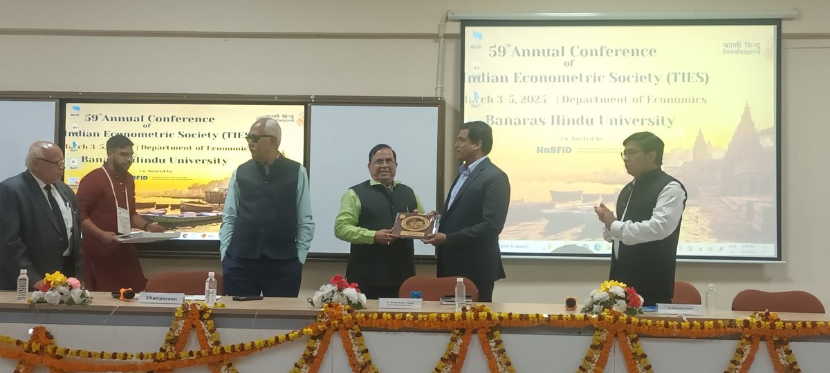 profappandey's tweet photo. During validictory session of 59th Annual Conference of TIES in Department of Economics , Banaras Hindu University, Varanasi #BHU #economics #ties https://t.co/EqnBHW872h