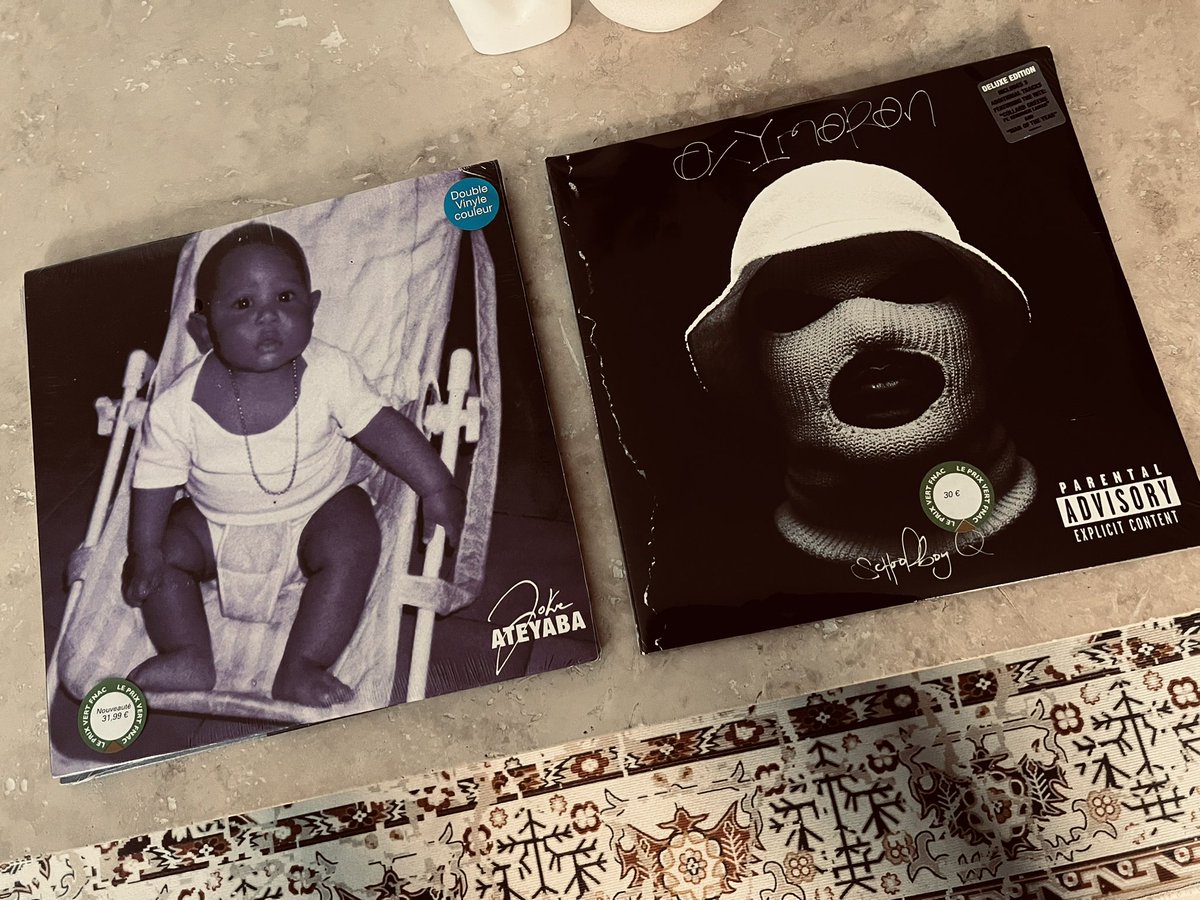 Assad_General's tweet photo. Mes deux vinyles préféré est de loin . Deux album qui m’ont beaucoup marqué
#Oxymoron #Ateyaba https://t.co/MhECc9vh7P
