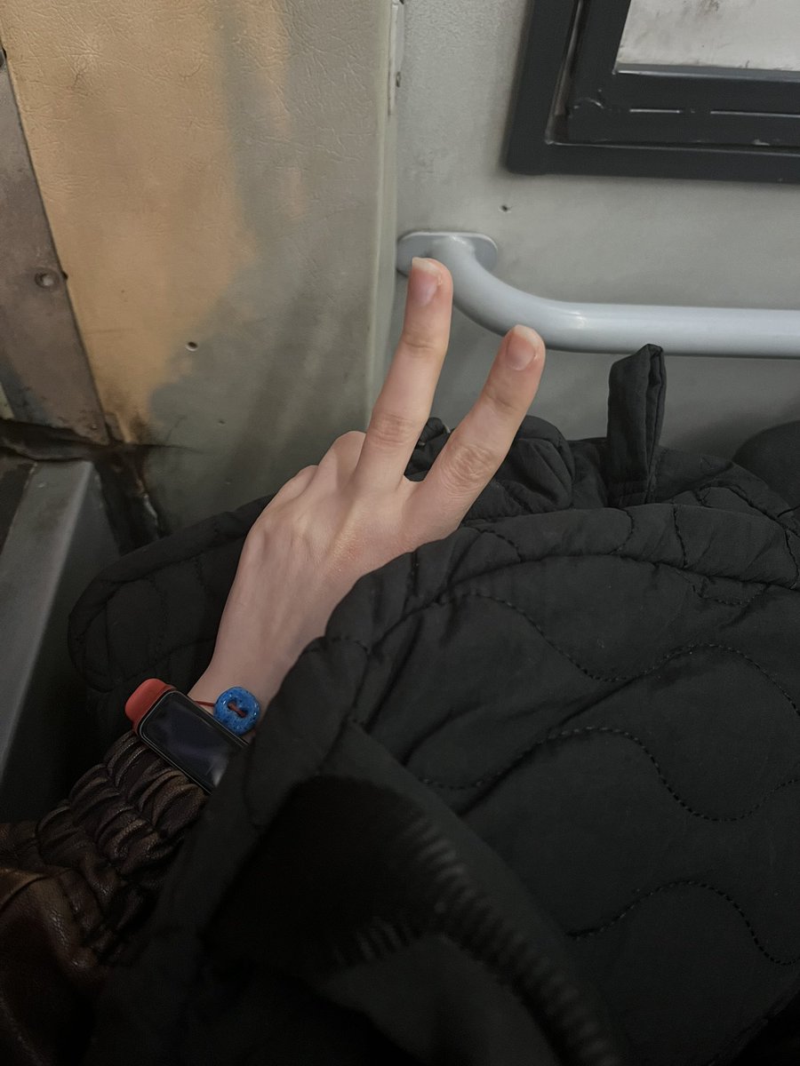 robbiethejunimo's tweet photo. When you encounter nine hours class in a day in uni, yet you safely survive to come home though~
P.s. Why Istanbul is really cold, huh? https://t.co/rg0CS2CXXJ