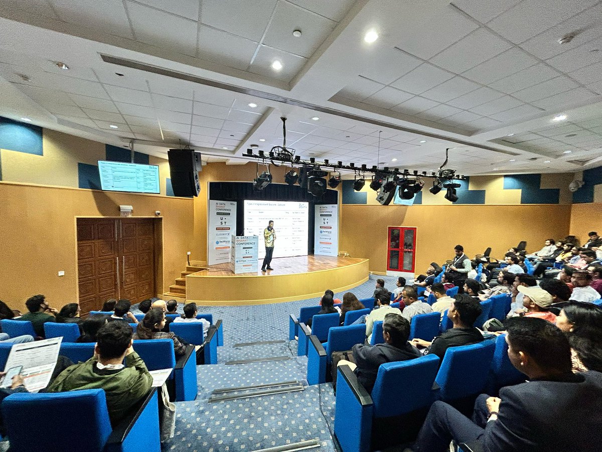 sagarjaipareek's tweet image. Last Saturday presented in Delhi Dreamin’ conference in New Delhi on topic ‘ @salesforce Integration Patterns’. 
Thanks to the organisers  for inviting me to speak at this conference. 
It was nice connecting with my colleagues and wider #trailblazercommunity. #lifewithgoldie