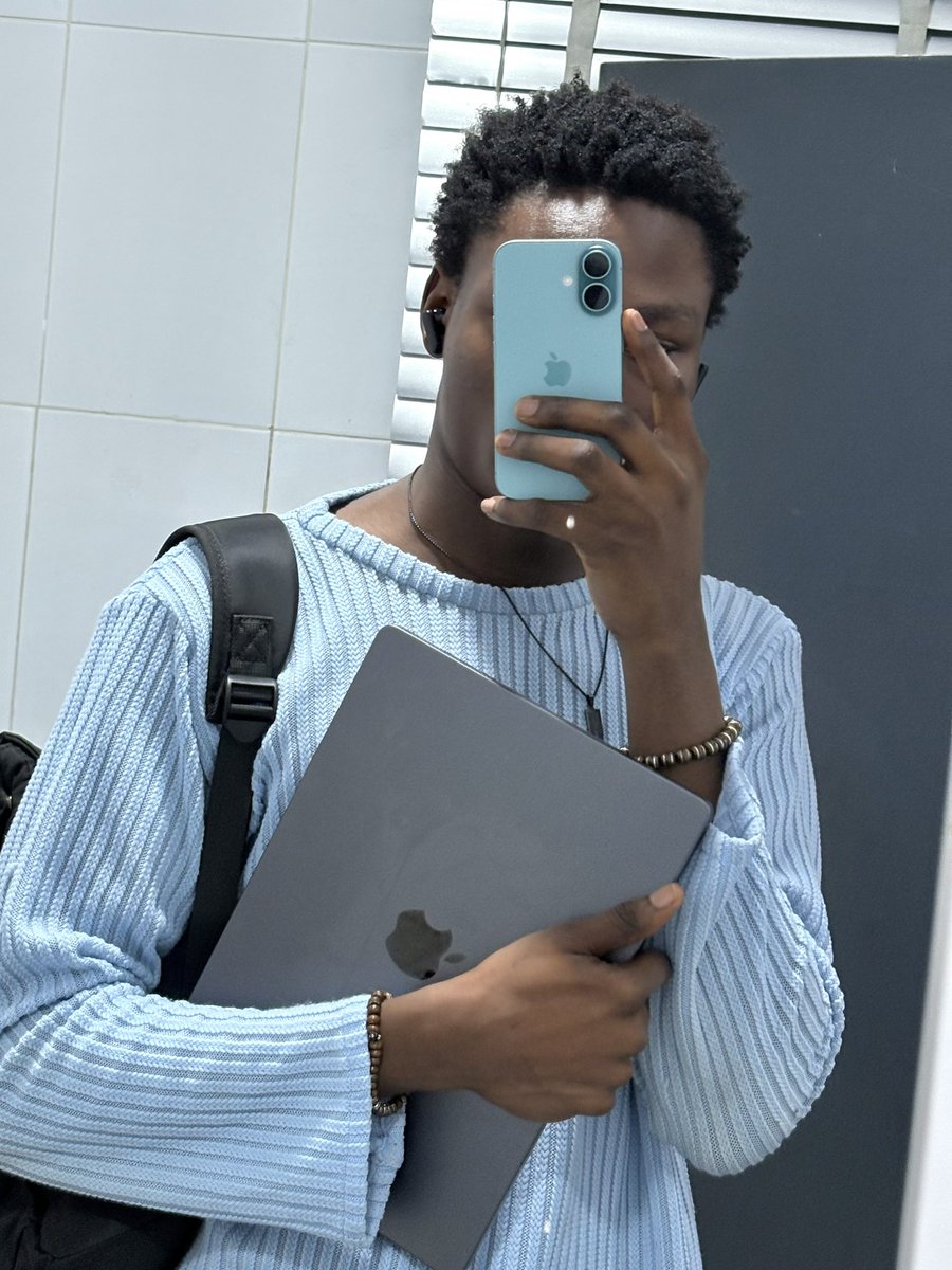 obasolaaa's tweet image. work fit - cry more.