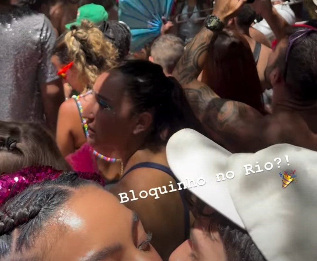 Ilybchmpany's tweet image. A amiga da any expondo ela KKKKKKKKKKKKKKKKKKKKK passo mal