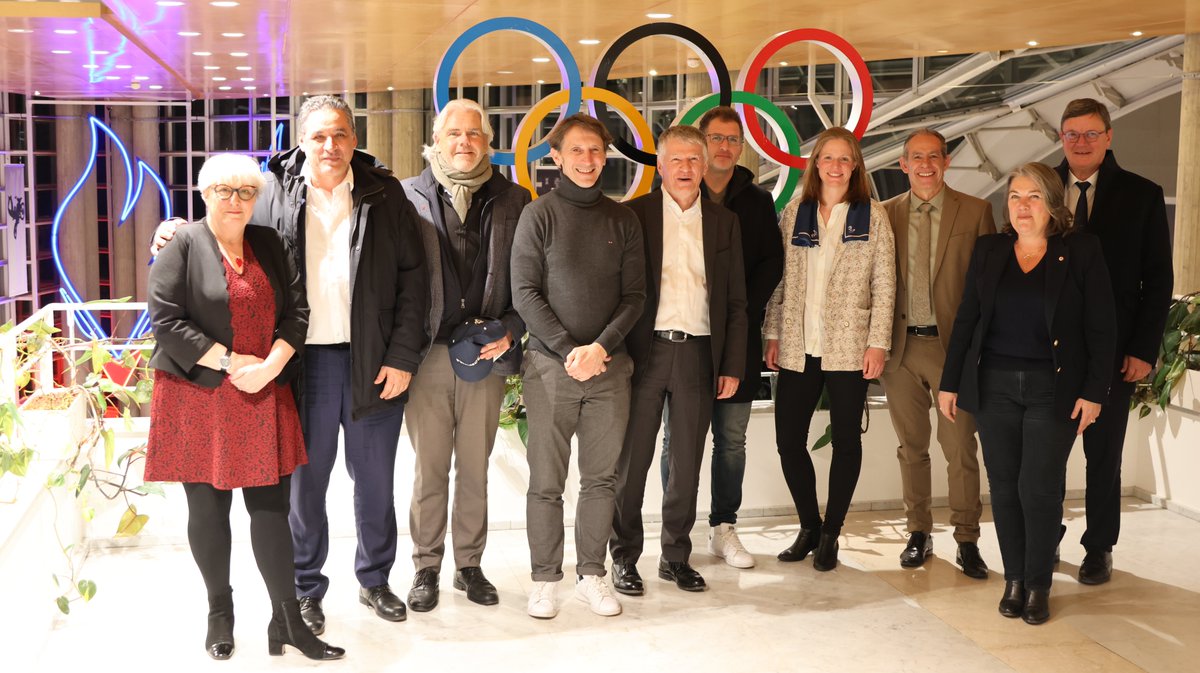 [#Institutionnel]
Astrid Guyart, Secrétaire générale, et Charles Ferreira, co-président du Club France des parlementaires du #CNOSF, ont eu le privilège d’accueillir l’Amicale parlementaire du rugby à la Maison du sport français.
Les témoignages de Jérôme Daret et Olivier