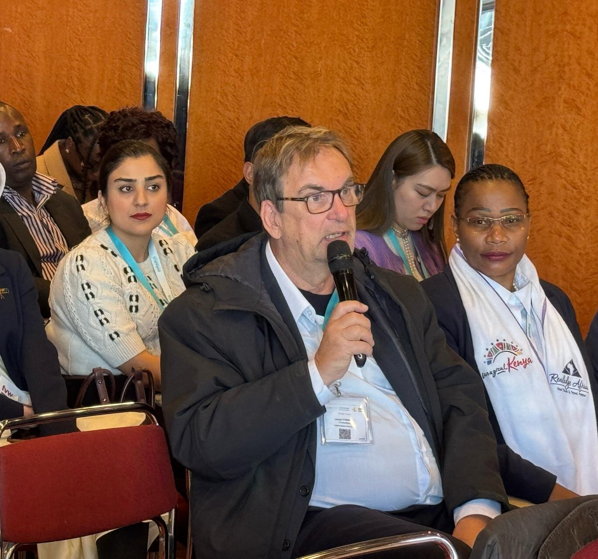 🌟  𝐕𝐢𝐬𝐢𝐭 𝐄𝐚𝐬𝐭 𝐀𝐟𝐫𝐢𝐜𝐚: 𝑭𝒆𝒆𝒍 𝒕𝒉𝒆 𝑽𝒊𝒃𝒆!

Hundreds of tourism stakeholders attending the International Tourism Bourse (ITB) Berlin today witnessed the unveiling of the "Visit East Africa: Feel the Vibe" brand on an international stage.

<a href="/eacgiz/">GIZ support to the East African Community</a> <a href="/SGNduva/">Veronica M. Nduva, CBS</a>