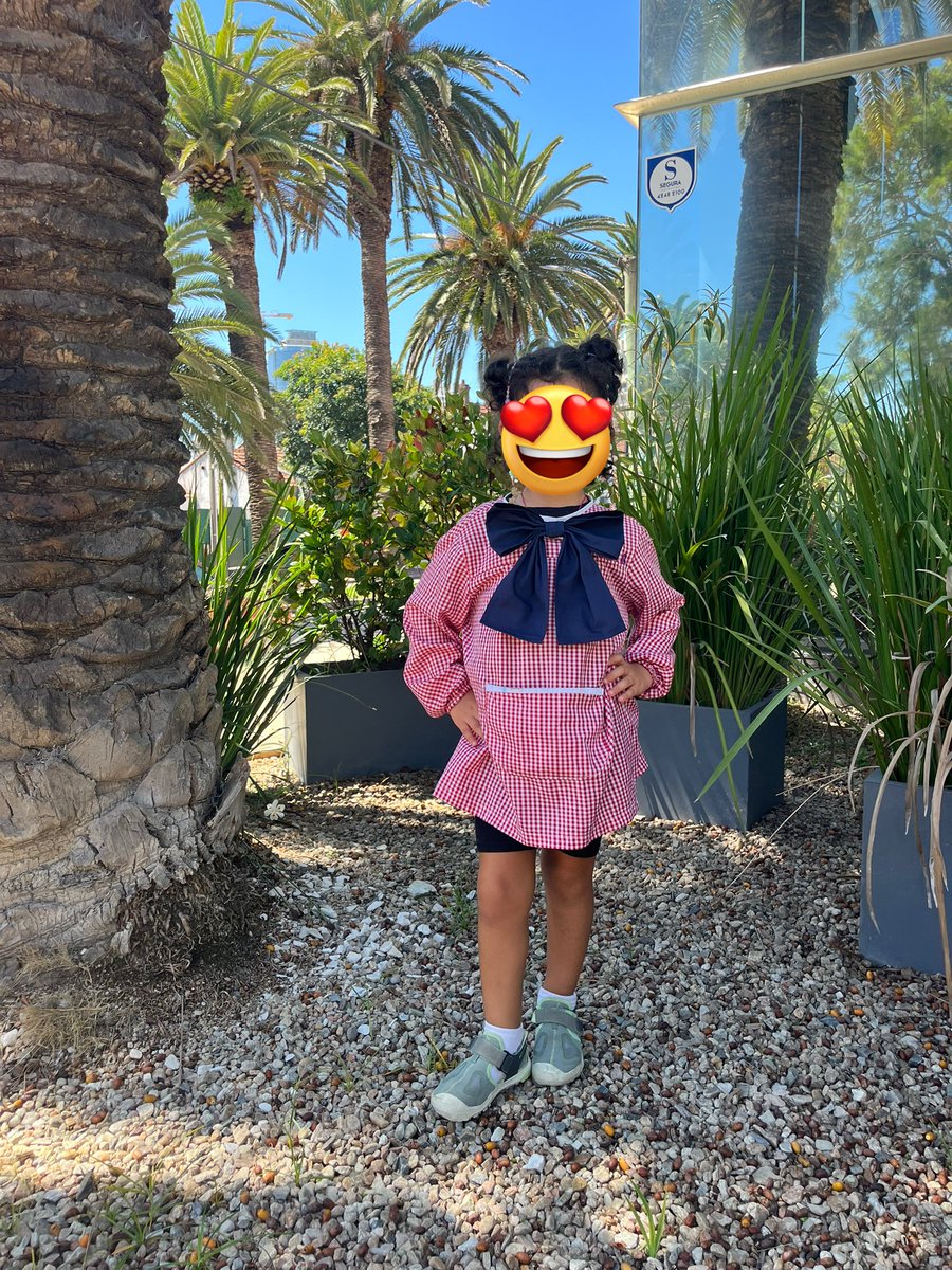 Que viva mi hija y la educación pública loco 💖✨ (no sabia que llevaba moña porque el año pasado no usó y me emocionó más de lo que imaginaba 🥹)