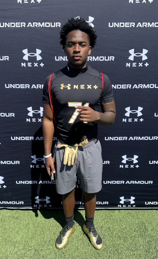 GrantEdmond5's tweet image. Great day at the UA Next Camp last Sunday!!Thankful for the opportunity to compete against best, going 6/6 in the 1on1 portion of the camp.#blessed @CoachDylanPotts @WestBocaBullsFB @JohnGarcia_Jr @CraigHaubert @xaviermaxdad