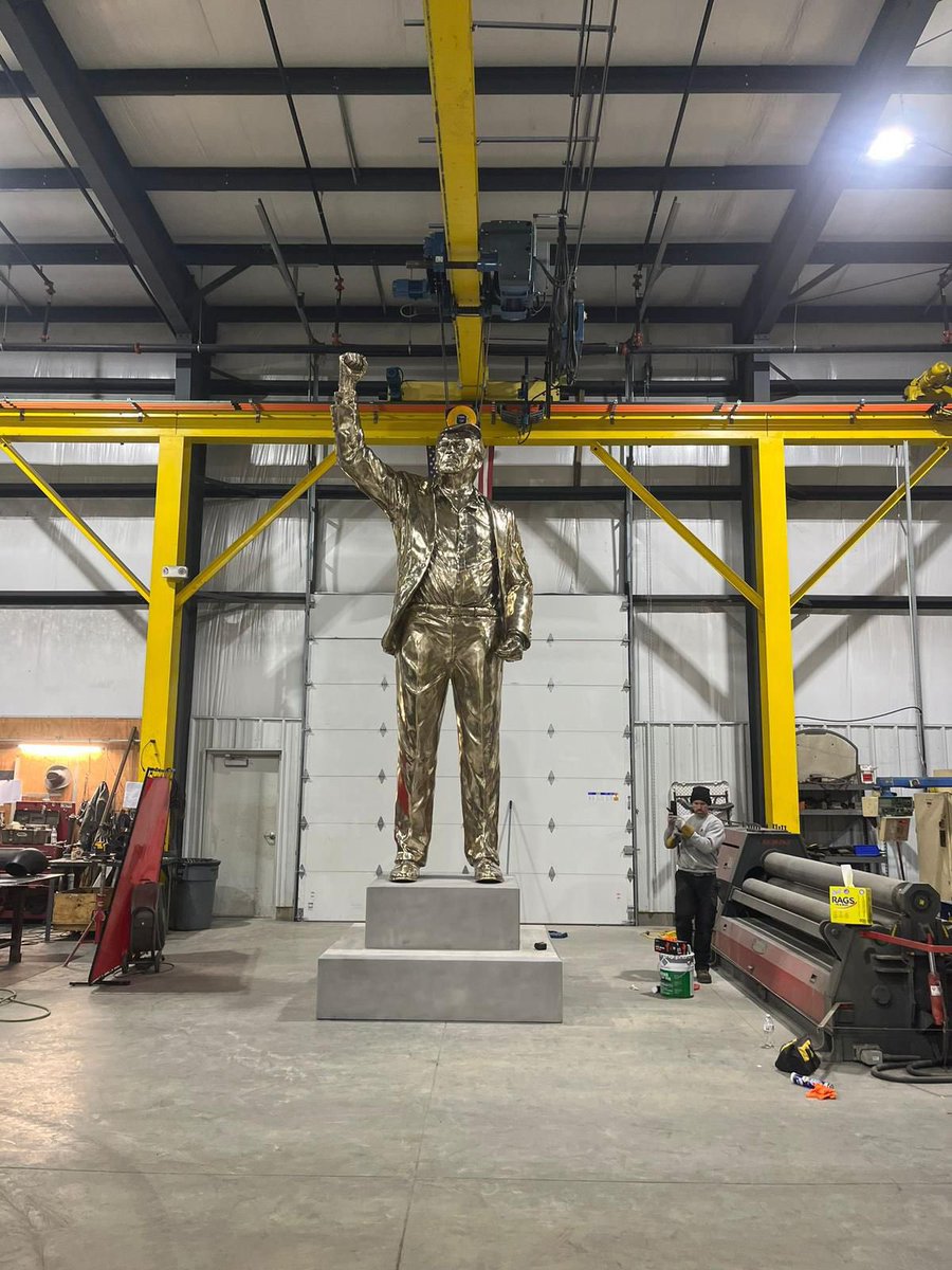 DustinStockton's tweet image. Nobody cooks or trolls like PATRIOT:

- @realDonaldTrump shared the Breitbart article about the project on Truth Social
 
- PATRIOT award winners including Vivek, Gutfeld, Bannon, Voight, Brock, Boyle, Pressler, O’Keefe, etc

- Media

- Massive catalyst (unveil) still coming