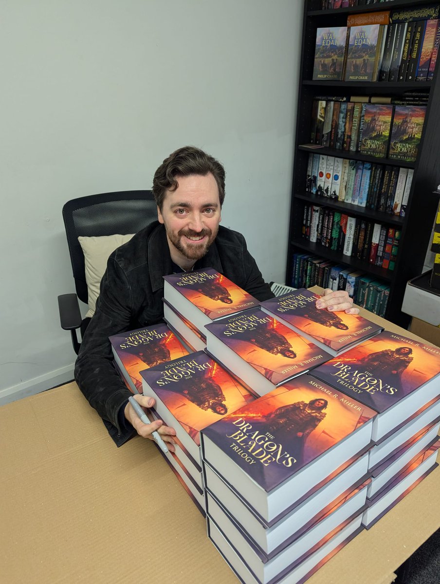 Another happy trip to The Broken Binding yesterday! Their new warehouse is BIG. Can't wait to see it once it's completed.

We've got freshly signed copies of the Dragon's Blade Omnibus, Last Stand of the Stone Fist, and regular SoC hardbacks.

Oh and the second pic... just the
