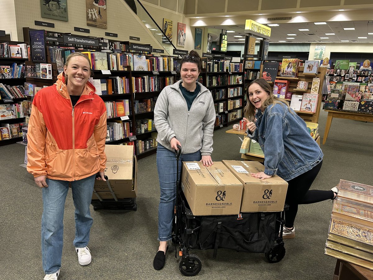 Nick Pettit (@nickpettitnkc) on Twitter photo WE ❤️TEACHERS….The annual <a href="/MaplewoodElemen/">Maplewood Elementary</a> Book Shopping Event at <a href="/BNBuzz/">Barnes & Noble</a> teachers need beautiful texts to teach beautiful lessons! #MWFAMILY WE ❤️TEACHERS….The annual <a href="/MaplewoodElemen/">Maplewood Elementary</a> Book Shopping Event at <a href="/BNBuzz/">Barnes & Noble</a> teachers need beautiful texts to teach beautiful lessons! #MWFAMILY