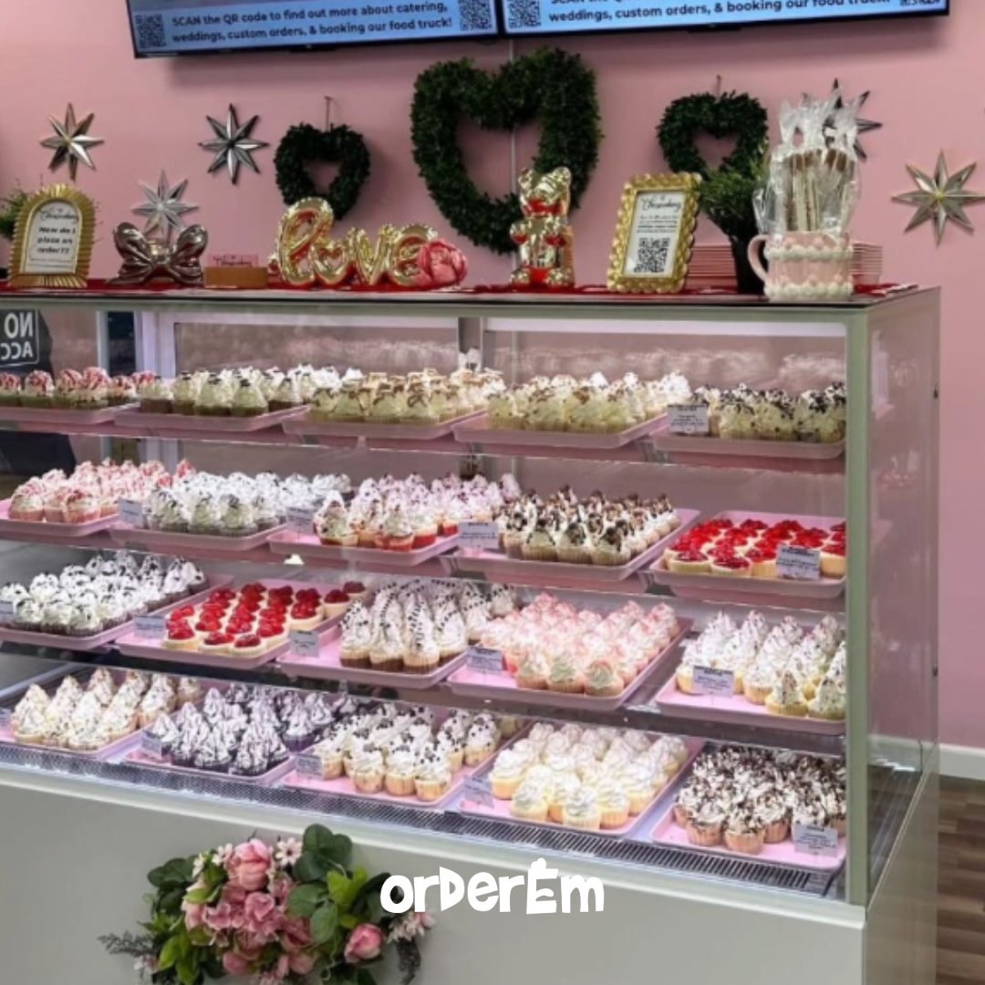 OrderEmApp's tweet image. Repost - @cincycheesecakery
SO excited to be 5 minutes from @matythenailgal!!!!💅🩷 Thank you so much for stopping by the new Anderson Bakery!!!!🧁🫶