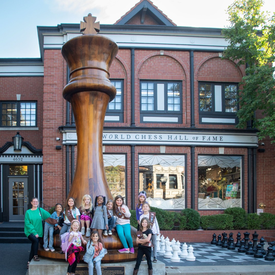 WorldChessHOF's tweet image. Have YOU seen the World Largest Chess Piece?! 

Standing 20 feet tall at 10,860 pounds you cannot miss this massive chess piece in the heart of the Central West End neighborhood!♟️

#worldchesshof #saintlouischessclub #worldslargestchesspiece