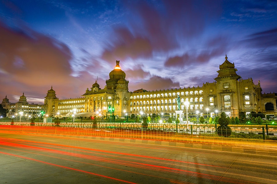 This is Bengaluru:

- $158B startup ecosystem
- 66% of India’s IT exports
- Over 40 unicorns born here

I spent 6 months living there and was BLOWN away...

Here are 7 reasons why "India’s Silicon Valley” needs to be on your radar🧵: