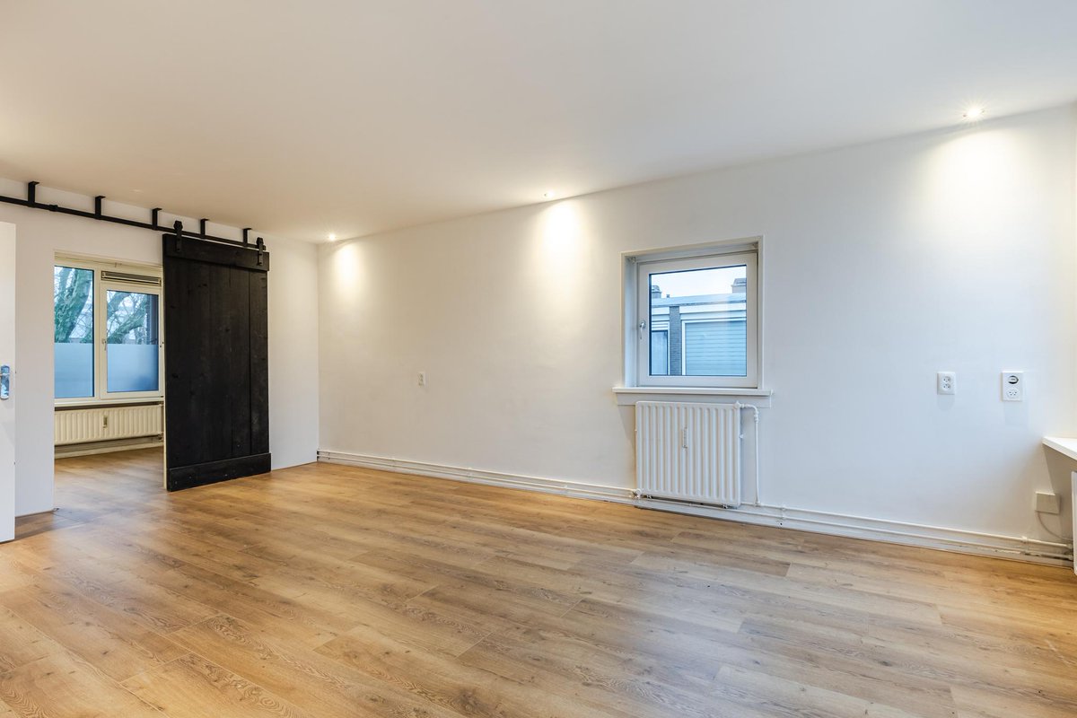 dbMakelaardij's tweet photo. 🏡 VERKOCHT!🏡

Dit charmante appartement, gelegen in een levendige buurt, biedt de perfecte combinatie van comfort en stedelijke voorzieningen. 
 https://t.co/P80XcXuOEL #deBreeMakelaardijZaanstad #Verkocht #Wormerveer https://t.co/789VteUnJO