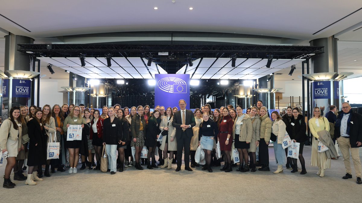 Heel goede vragen van de studenten van <a href="/Hoornbeeck/">Hoornbeeck College</a> Rotterdam woensdag over mijn werk als Europarlementariër namens <a href="/SGPnieuws/">SGP</a>. Zo spraken we oa over onze inzet voor vervolgde christenen, maar ook over de oorlog in Oekraïne en de instabiliteit in de wereld. Dank voor jullie komst!