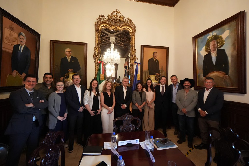 Pablo Lemus Navarro (@pablolemusn) on Twitter photo Sostuvimos una importante reunión con <a href="/WRIMexico/">@WRIMexico</a>, para definir una agenda colaborativa en temas como sostenibilidad, mitigación del cambio climático 🌥 y generación de oportunidades sociales y económicas.
En materia de movilidad, implementaremos la Línea 5 del Transporte Público Sostuvimos una importante reunión con <a href="/WRIMexico/">@WRIMexico</a>, para definir una agenda colaborativa en temas como sostenibilidad, mitigación del cambio climático 🌥 y generación de oportunidades sociales y económicas.
En materia de movilidad, implementaremos la Línea 5 del Transporte Público