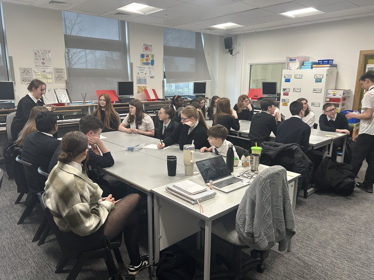 MusicQma's tweet photo. Clash of Clans 

……. period one this morning Team B went up against Team McG on concept knowledge 🎼 

Well done Team B …….. rematch soon 😀
@QMAOfficial 

#ambition 
#community 
#workingwithothers https://t.co/6aMhMh1B0a
