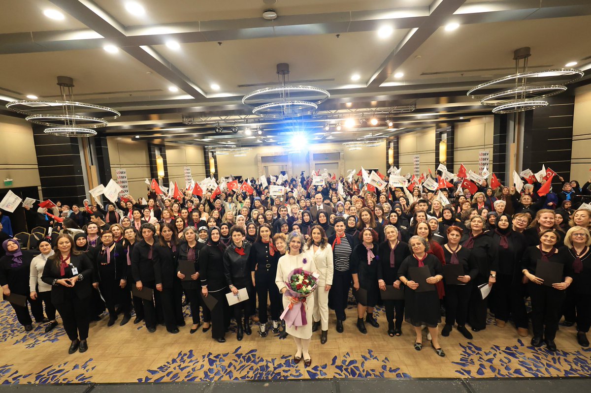 💜Umudumuz Kadın Dayanışması💜

Yolu LÖSEV’de kesişen kadınların birbirinden değerli hikayelerini dinledik bugün. Her biri, yaşamın zorluklarına karşı dimdik duran, iyilikle büyüyen hikayelerdi💫 
#KadınlarGünü
