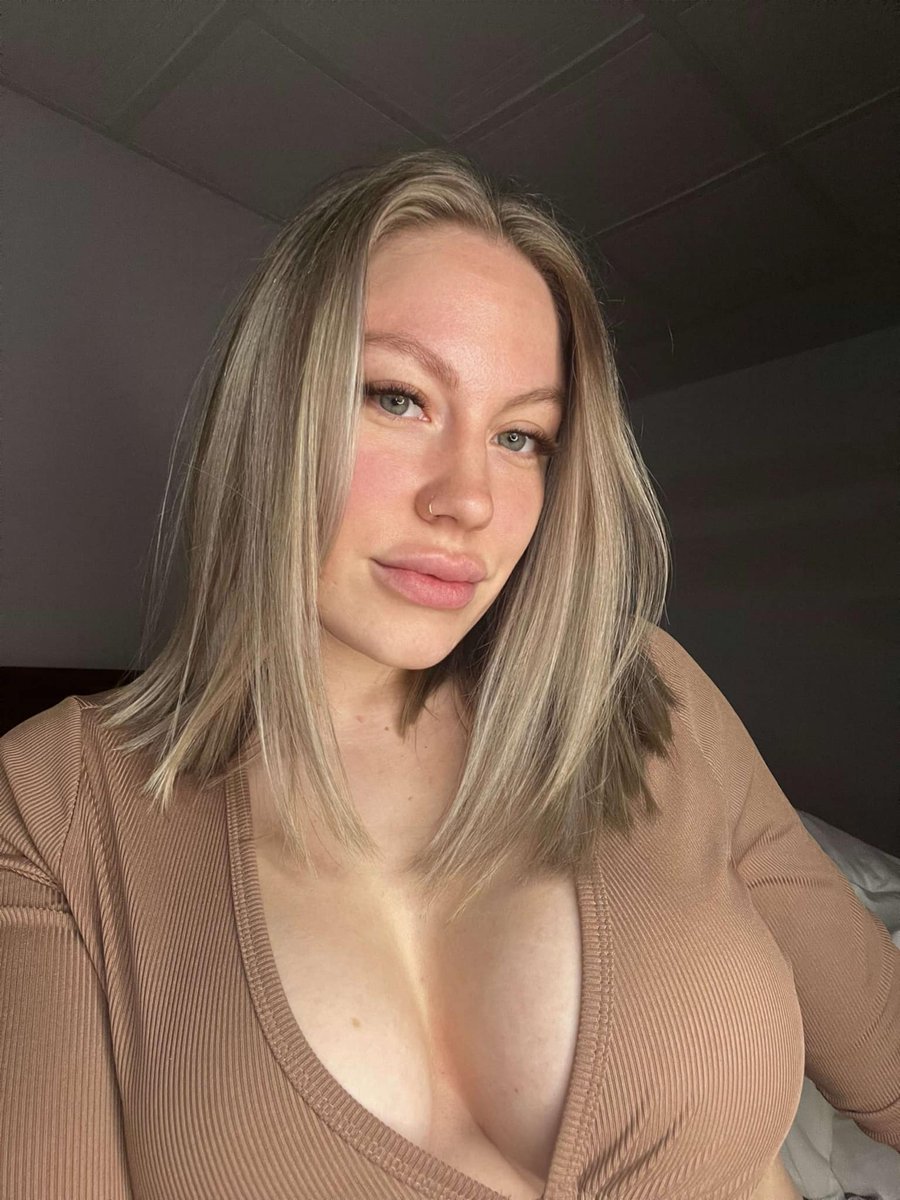 RT si tu voudrais une date avec moi :)