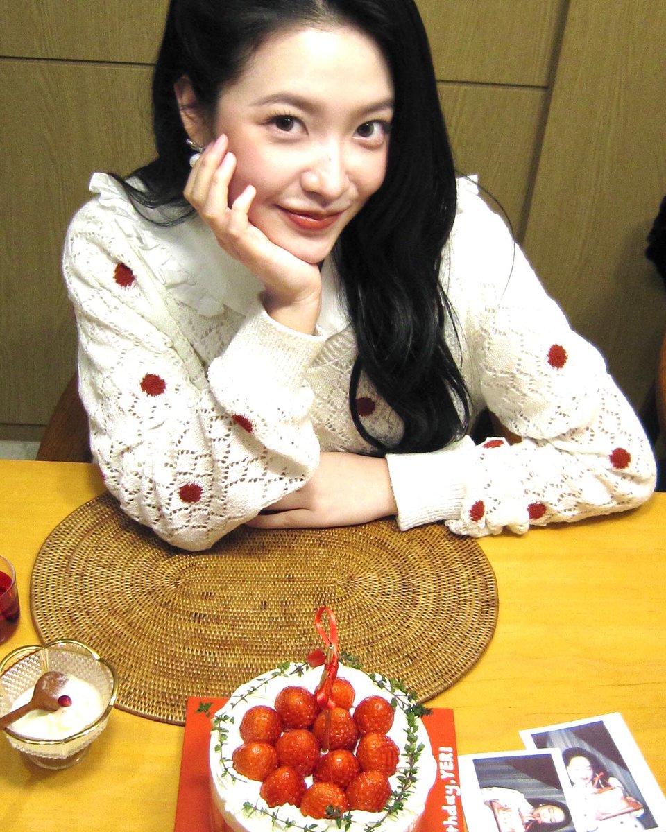 yeri pics 𐙚 (@cuteyeripics) on Twitter photo 