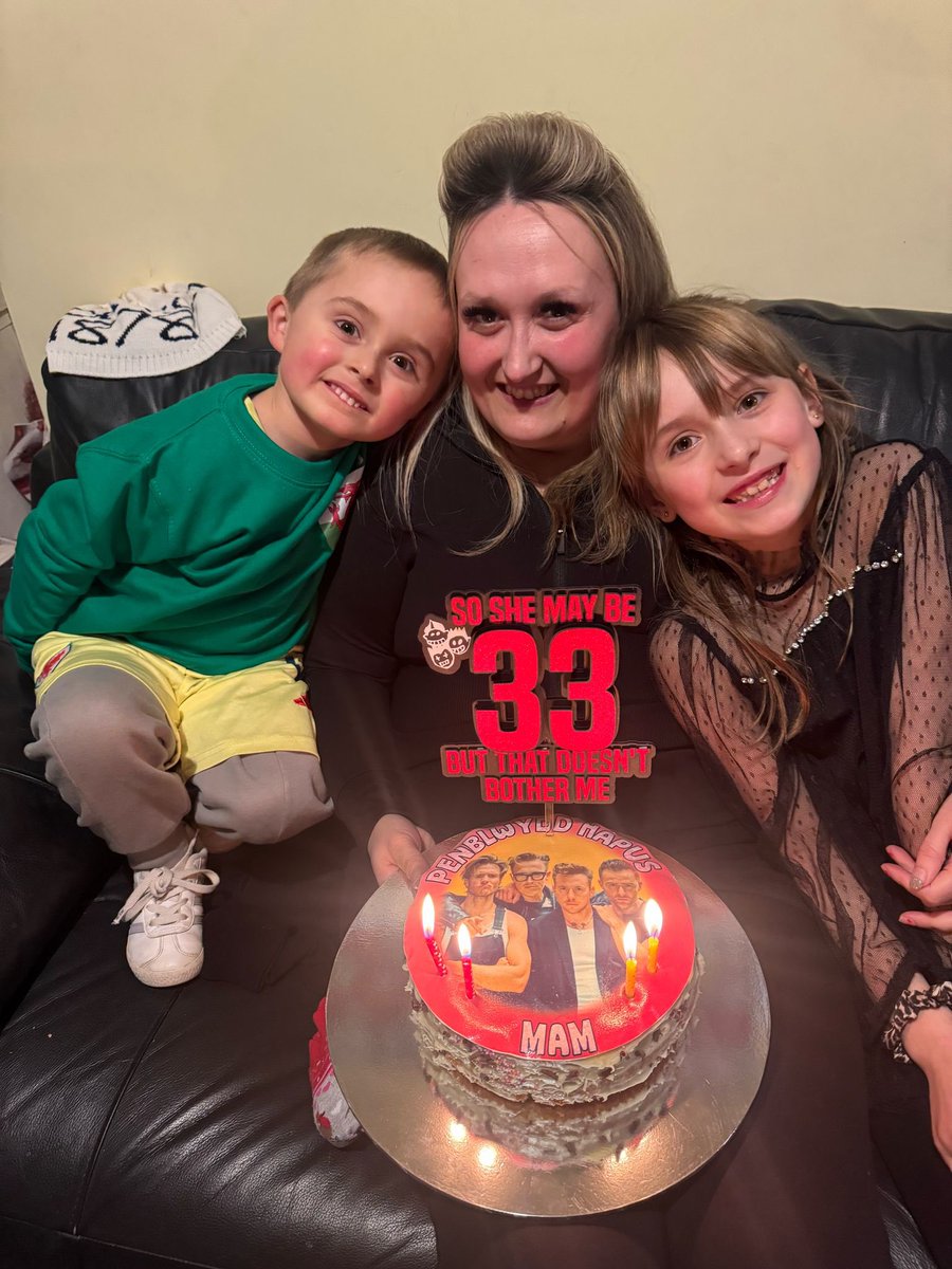 This is why i can’t pick a side!! <a href="/Busted/">Busted</a> <a href="/mcflymusic/">mcfly</a> <a href="/mattjwillis/">matt willis</a> <a href="/JamesBourne/">James Bourne</a> <a href="/CharlieSimpson/">Charlie Simpson</a> <a href="/TomFletcher/">Tom Fletcher</a> <a href="/itsDannyJones/">Danny Jones</a> <a href="/mcflyharry/">Harry Judd</a> <a href="/DougiePoynter/">Dougie Poynter</a>  🤘🏼🤪🫶🏻❤️