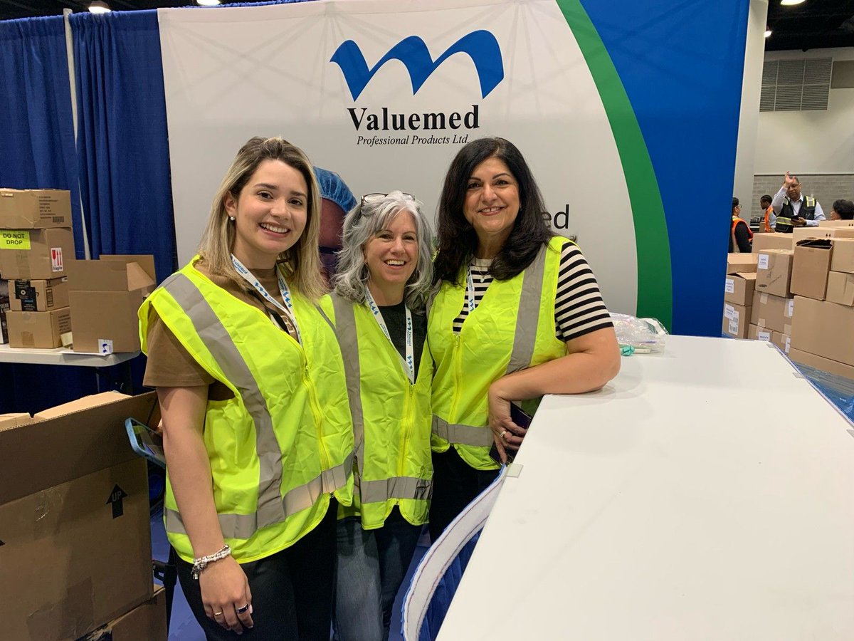 Valuemed_Canada's tweet photo. We’ll be at the PDC Pacific Dental Conference from tomorrow – don’t miss us!

📍 Booth #137
🗓 March 6-8, 2025

Stop by tomorrow to connect with us and see what we have to offer! https://t.co/6jYM10WPIV