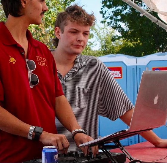 BerryLeftward's tweet image. Hate everything about this. The boy in the striped pajama shirt. The first grader DJ setup. The frio lite. The slight touch of Down syndrome. Don’t get me started on the mohawk/mullet crossover. None of this plays. #ShrinkOffCampus