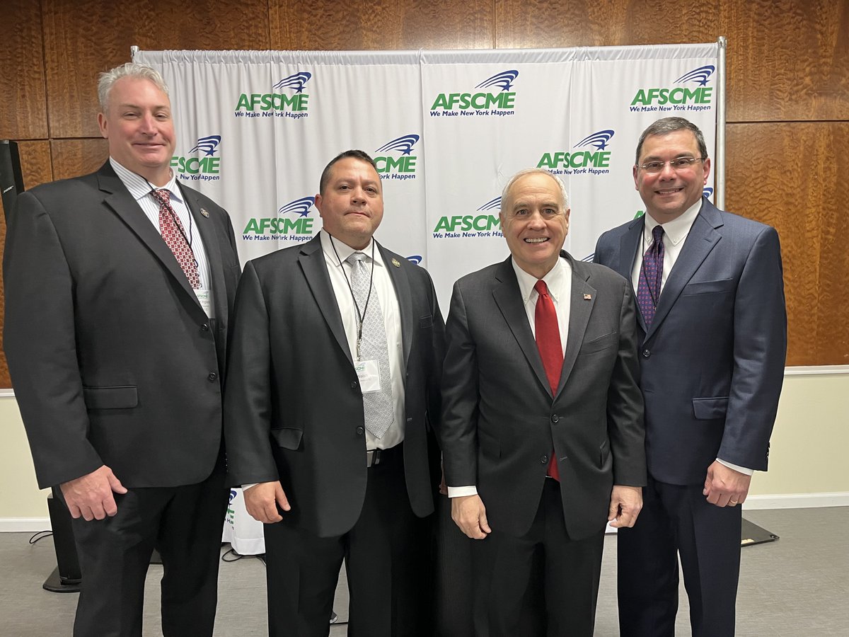 Great to be with the men and women of <a href="/AFSCME/">AFSCME</a> NY last night at their event in Albany. They are great public servants advocating for working people.