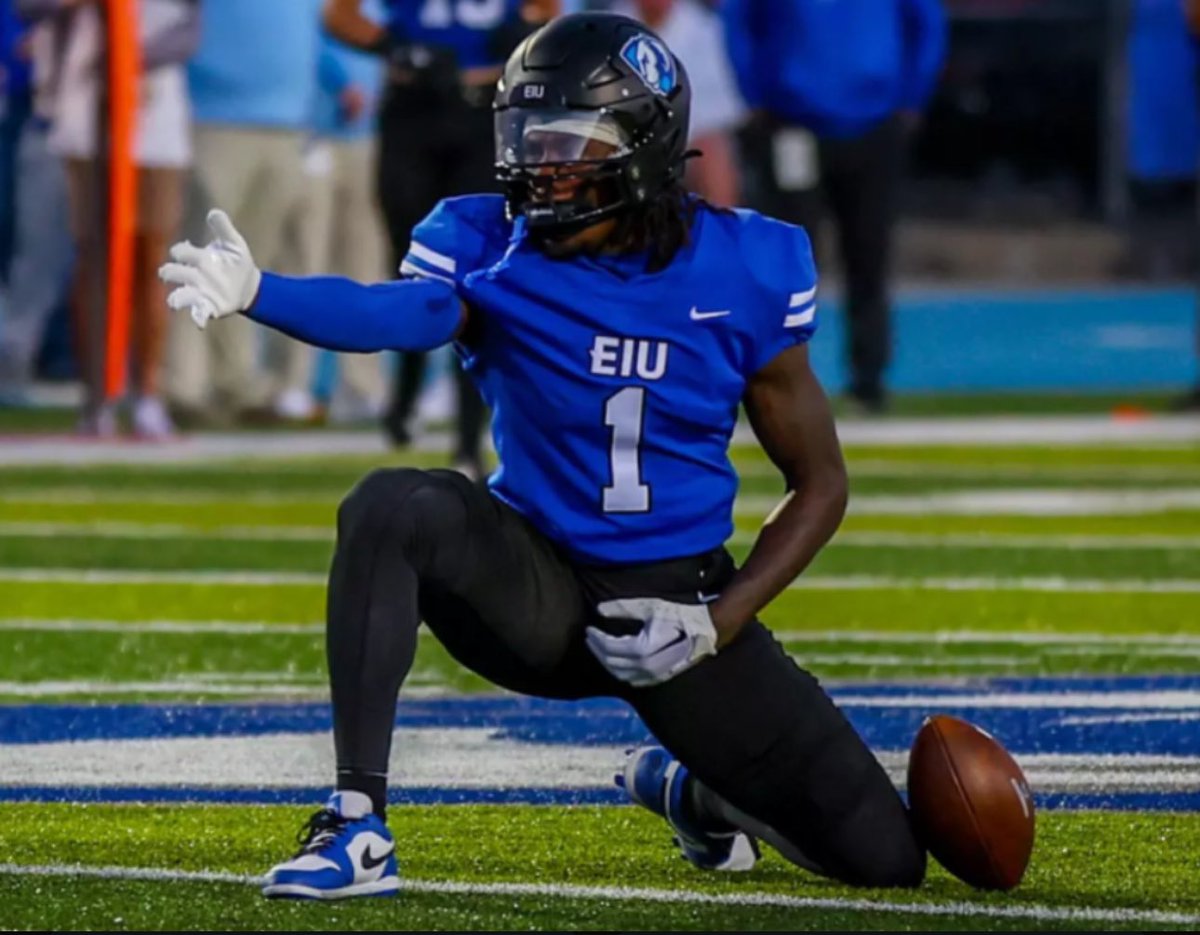 Kamhurst(6) (@kamhurst6) on Twitter photo After a great phone call with <a href="/CoachFlemingEIU/">Maurice Fleming</a> I’m blessed to receive A d1 offer from Eastern Illinois University 💙🖤🤍<a href="/CoachFivve/">DaVon Berry ( Coach 5 )</a> <a href="/tony_woolfolk/">TONY ‘PT’ WOOLFOLK</a> After a great phone call with <a href="/CoachFlemingEIU/">Maurice Fleming</a> I’m blessed to receive A d1 offer from Eastern Illinois University 💙🖤🤍<a href="/CoachFivve/">DaVon Berry ( Coach 5 )</a> <a href="/tony_woolfolk/">TONY ‘PT’ WOOLFOLK</a>