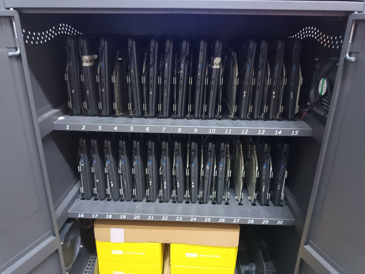 En la Secundaria 79 #LomasDeZamora instalamos imagenes de sistema para reacondicionar las netbooks del ADM. 
<a href="/AlbertoSileoni/">Alberto Sileoni</a> <a href="/BAeducacion/">Educación PBA</a> <a href="/Barbr_torti/">Bárbara Torti</a> <a href="/DTE_BA/">Tecnología Educativa BA</a> <a href="/HernanCalabrese/">Hernán Calabrese</a> <a href="/pablourquizaok/">Pablo Urquiza</a> <a href="/salbarracin/">Santiago Albarracín</a>