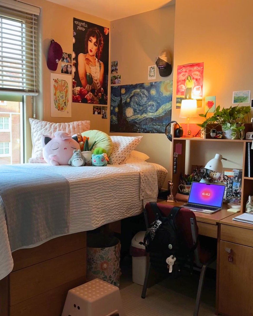 Feeling the cozy and artsy energy today, all thanks to our dorm decor! 🏠🎨 #DormLife #HomeDecor #Artsy #DormDecor
