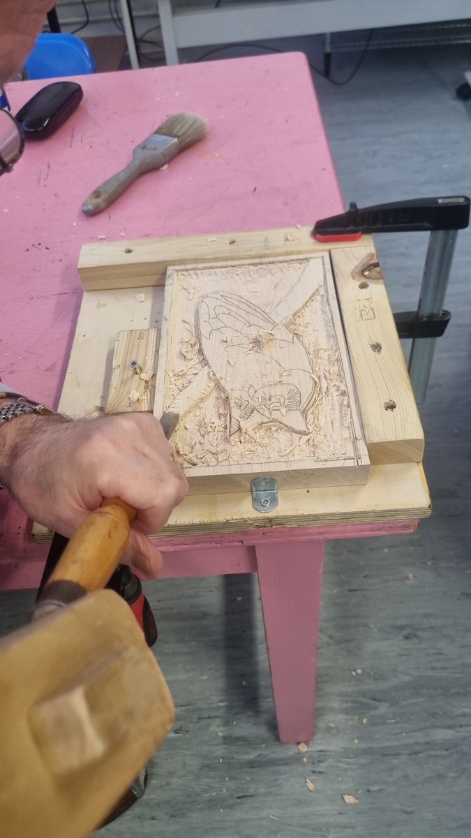 🐴 + 🦉 Woodcarving in Crumlin College 🪵 

...every Wednesday night for 10 weeks at a time.

New courses will start up in September again, feel free to message for more information 😀 

#Inwood_furniture_design 
#crumlincollege