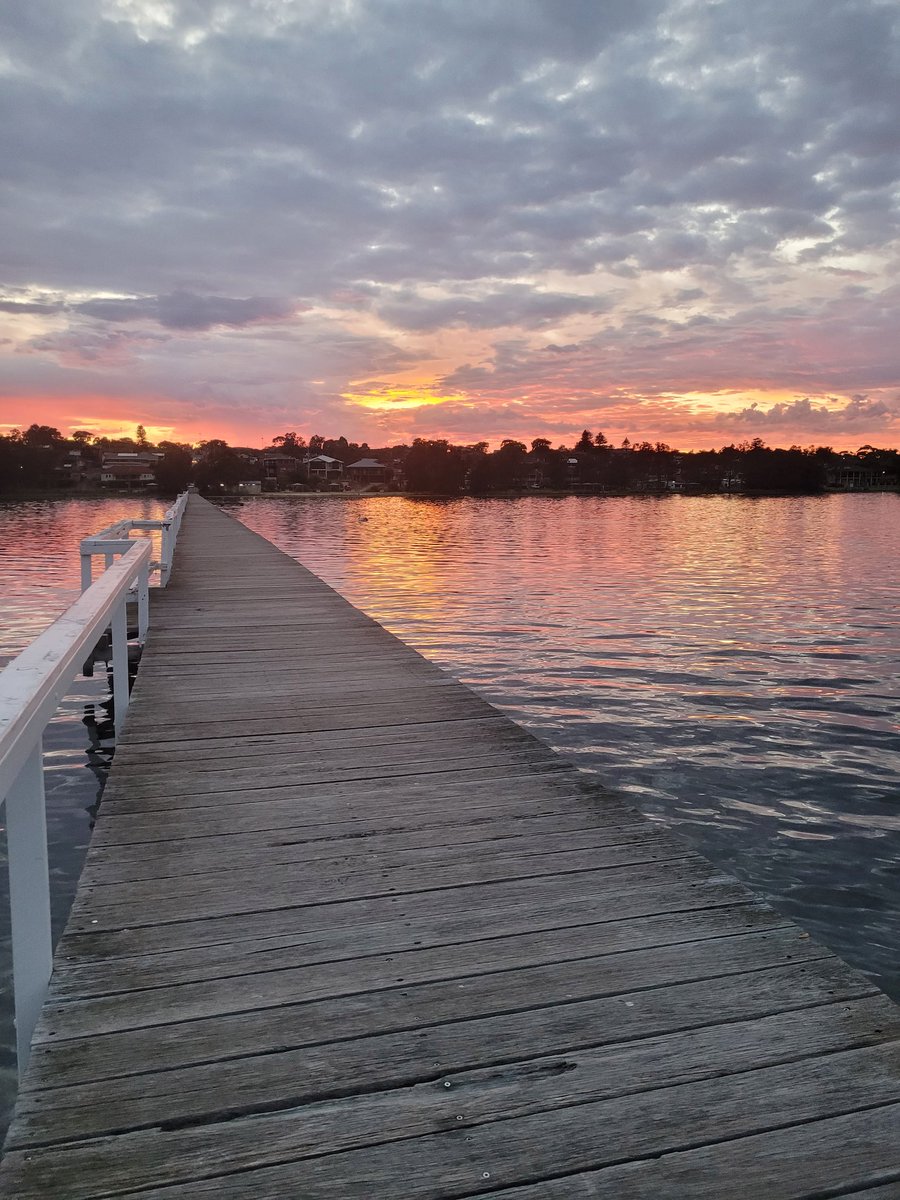 DeucharD's tweet image. #ThrowbackThursday only a year and a half ago but you get #PinkSkyInTheMorning sailors warning. U still get the most amazing sunrise pictures #LongJetty #CentralCoast